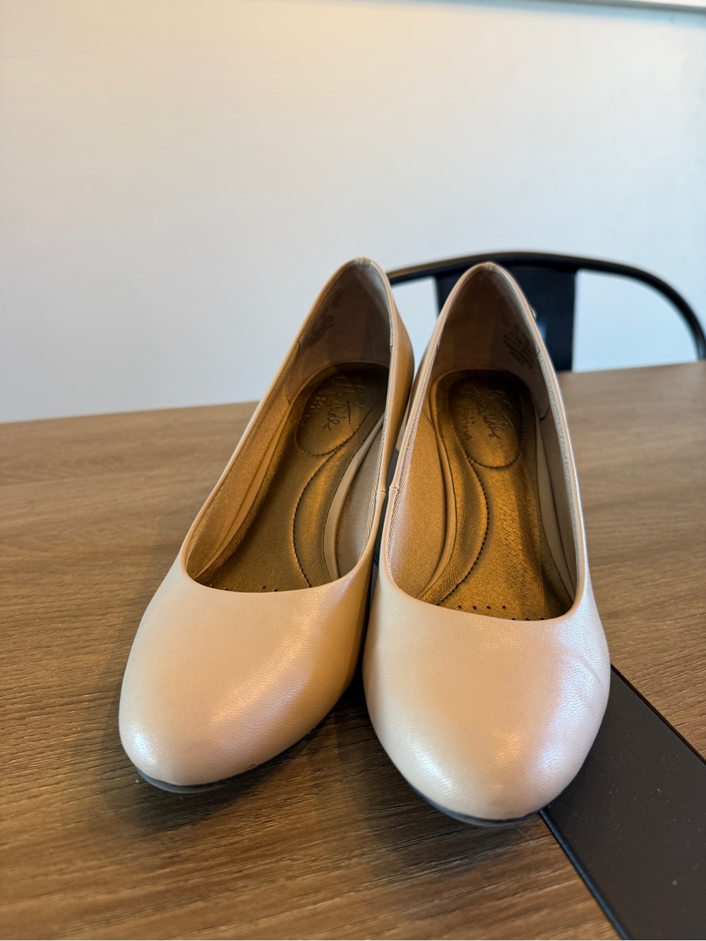 Life Stride Beige Round-Toe Low Heel Pumps - Picture 1 of 7